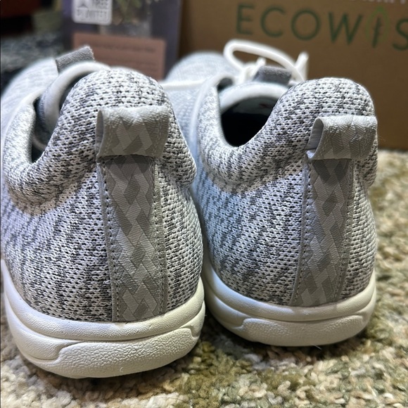 Minnetonka Women’s 7.5 Ecowise White & Grey ♻️ Materials 🌳 Planted NWT NIB - Picture 8 of 16